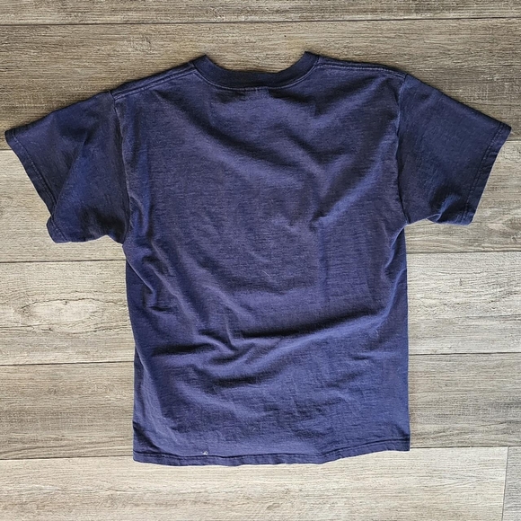 Funny 2000s "cape does not enable user to fly" t shirt - Picture 3 of 4